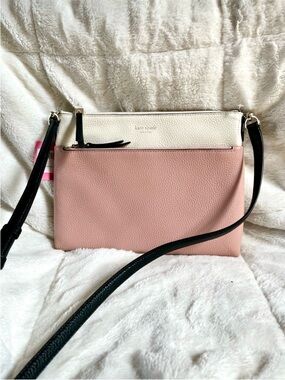 NWT kate spade Pink and Cream Pebble Leather Crossbody with Black Strap